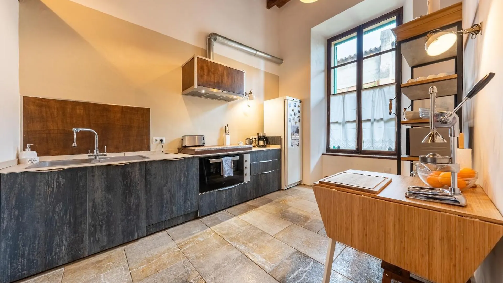 בית הארחה מלון סולר Loft1882